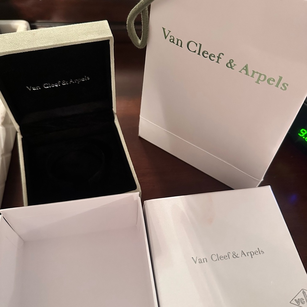 Van Cleef & Arpels Bracelet Box and Bag